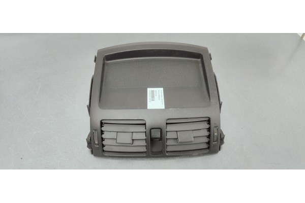 Recambio de rejilla aireadora para toyota auris 1.4d4d 90 fap referencia OEM IAM 5567002100  