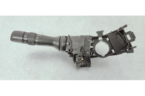 Recambio de mando luces para toyota auris 1.4d4d 90 fap referencia OEM IAM 17F001  