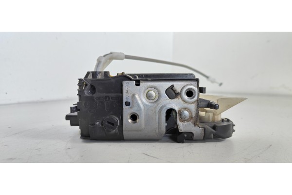Recambio de cerradura puerta delantera izquierda para citroen c4 lim. 1.6 hdi fap referencia OEM IAM 9685351380  