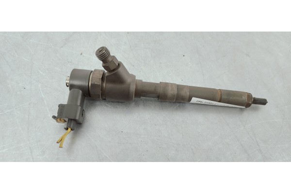 Recambio de inyector para opel corsa c referencia OEM IAM 0445110083  