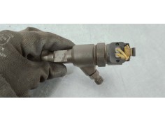 Recambio de inyector para opel corsa c referencia OEM IAM 0445110083  