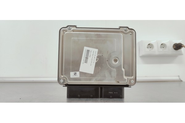 Recambio de centralita motor uce para audi q5 (8r) 2.0 tdi referencia OEM IAM 0281017838  