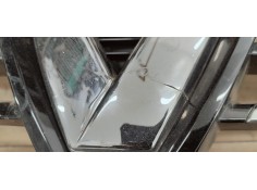 Recambio de rejilla delantera para renault megane iv berlina 5p 1.2i turbo 130 referencia OEM IAM 622563114R  