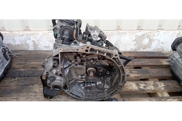 Recambio de caja cambios para peugeot 2008 (--.2013) referencia OEM IAM 20A611  