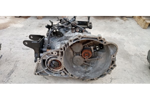 Recambio de caja cambios para hyundai tucson (jm) 2.0 crdi cat referencia OEM IAM S614JE  