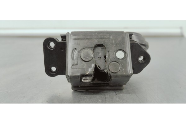 Recambio de cerradura maletero / porton para toyota auris 1.4d4d 90 fap referencia OEM IAM   