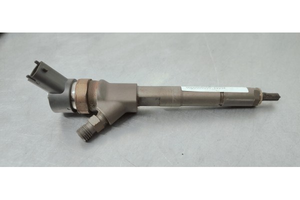 Recambio de inyector para toyota auris luna+ referencia OEM IAM 0445110227  