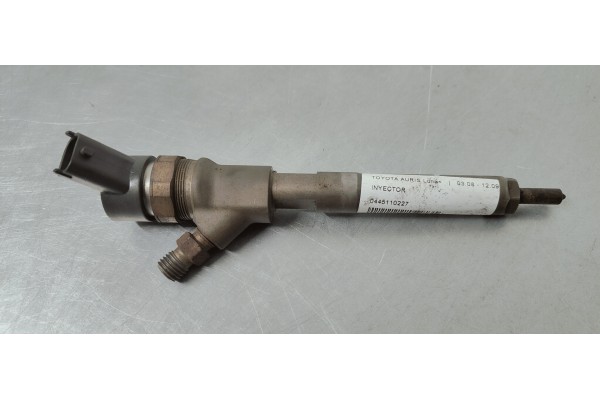 Recambio de inyector para toyota auris luna+ referencia OEM IAM 0445110227  