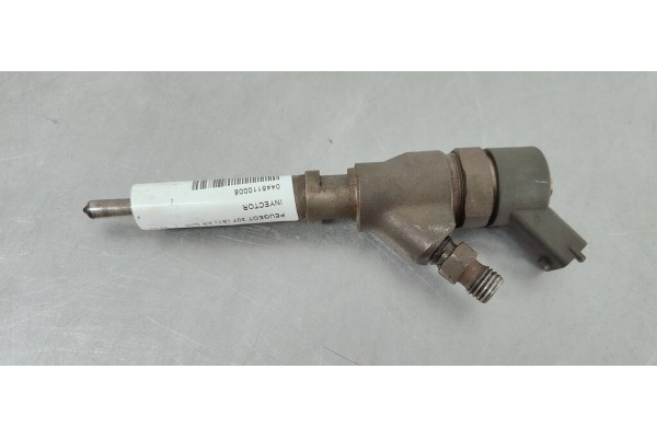 Recambio de inyector para peugeot 307 (s1) xr clim referencia OEM IAM 0445110008  