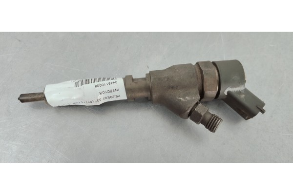 Recambio de inyector para peugeot 307 (s1) xr clim referencia OEM IAM 0445110008  