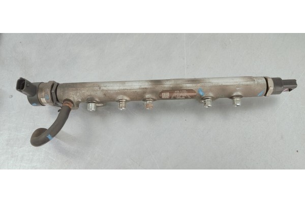 Recambio de rampa inyectora para toyota auris luna+ referencia OEM IAM 0445214132  