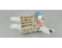 Recambio de caja reles / fusibles para toyota auris 1.4d4d 90 fap referencia OEM IAM 8273002J70A  