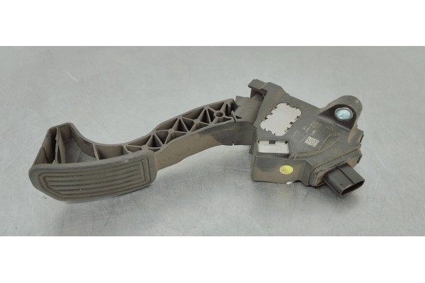 Recambio de pedal acelerador para toyota auris 1.6 i 132 referencia OEM IAM 781100W040  