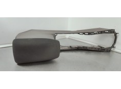 Recambio de apoyabrazos central para toyota auris 1.6 i 132 referencia OEM IAM   