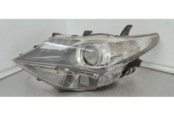 Recambio de faro izquierdo para toyota auris 1.6 i 132 referencia OEM IAM 8115002E21  