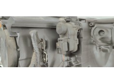 Recambio de faro izquierdo para toyota auris 1.6 i 132 referencia OEM IAM 8115002E21  