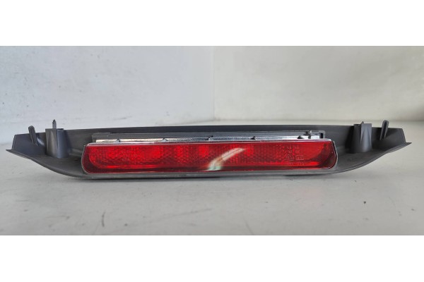 Recambio de luz central de freno para fiat panda (169) 1.2 cat referencia OEM IAM 735388525  