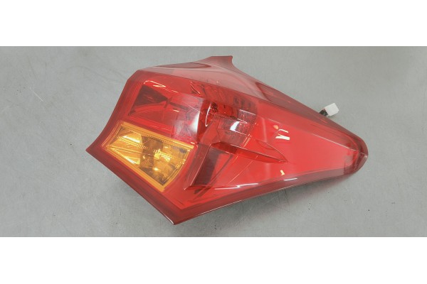 Recambio de piloto trasero derecho para toyota auris 1.6 i 132 referencia OEM IAM   