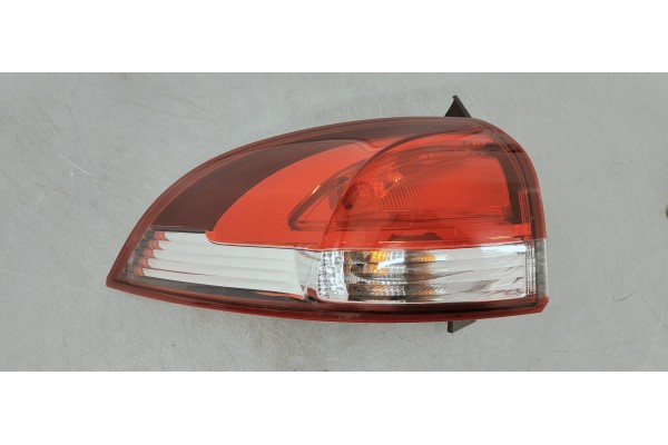 Recambio de piloto trasero izquierdo para renault clio iv grandtour 1.5 dci 90 fap referencia OEM IAM 265551445R  