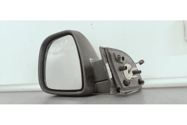 Recambio de retrovisor izquierdo para peugeot partner kombi 1.6 hdi 90 fap referencia OEM IAM 96777523XT  