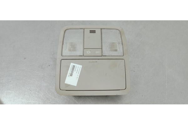 Recambio de luz interior para toyota auris 1.6 i 132 referencia OEM IAM 8126002480  