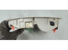 Recambio de luz interior para toyota auris 1.6 i 132 referencia OEM IAM 8126002480  