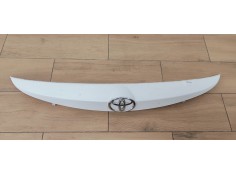 Recambio de molduras traseras para toyota auris 1.6 i 132 referencia OEM IAM 7681102790  