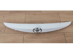 Recambio de molduras traseras para toyota auris 1.6 i 132 referencia OEM IAM 7681102790  