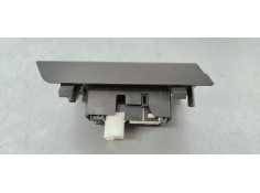 Recambio de mando elevalunas trasero derecho para toyota auris 1.6 i 132 referencia OEM IAM 7427102630  