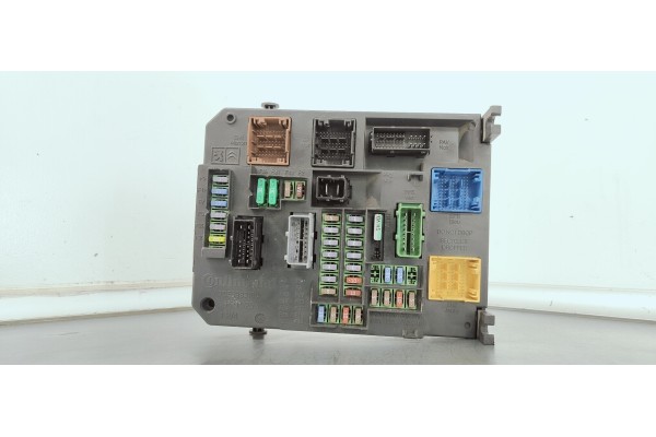 Recambio de caja reles / fusibles para peugeot 508 referencia OEM IAM 966499238000  
