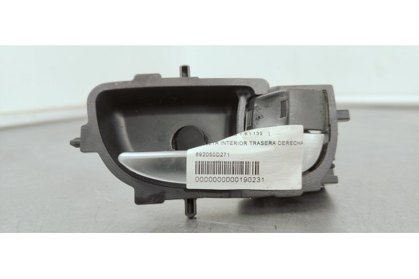 Recambio de maneta interior trasera derecha para toyota auris 1.6 i 132 referencia OEM IAM 692050D271  