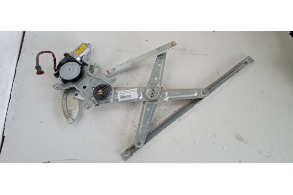 Recambio de elevalunas delantero derecho para kia carens 2.0 crdi ex monovolumen referencia OEM IAM XH004P0  