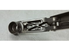 Recambio de brazo limpia delantero derecho para toyota auris 1.6 i 132 referencia OEM IAM   