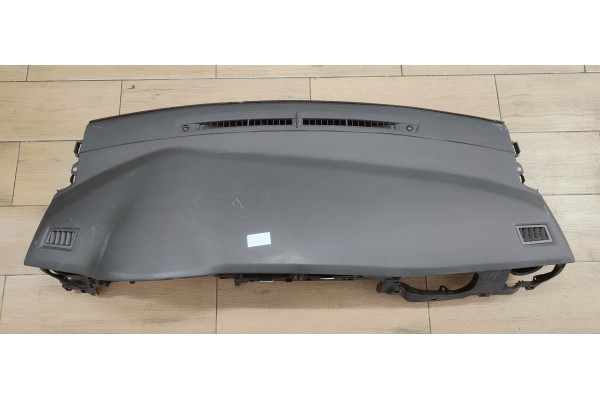 Recambio de salpicadero para toyota auris 1.6 i 132 referencia OEM IAM   