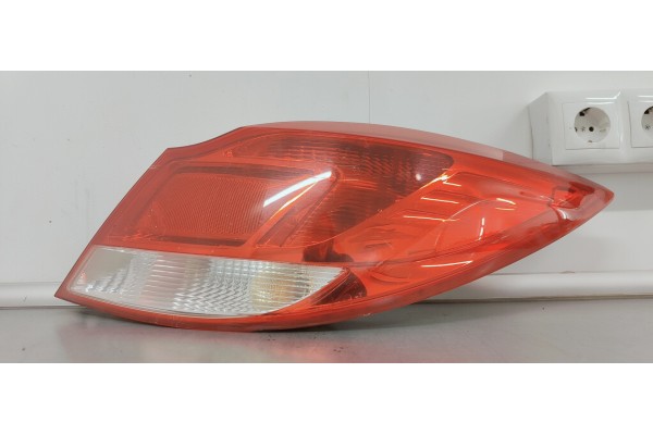 Recambio de piloto trasero derecho para opel insignia berlina 2.0cdti 130 fap referencia OEM IAM   