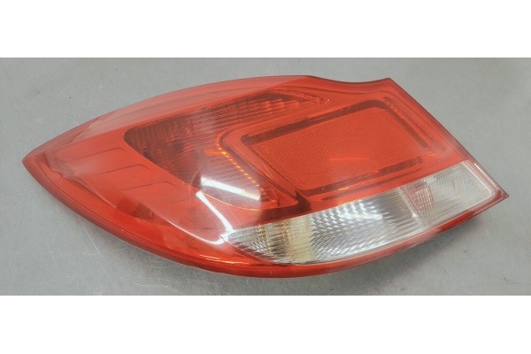 Recambio de piloto trasero izquierdo para opel insignia berlina 2.0cdti 130 fap referencia OEM IAM   