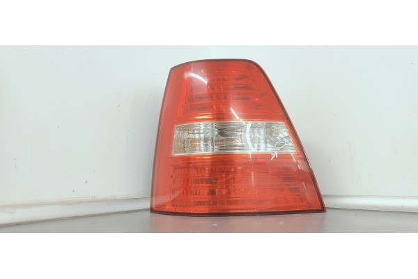 Recambio de piloto trasero izquierdo para kia sorento 2.5 crdi ex referencia OEM IAM 9243E5  