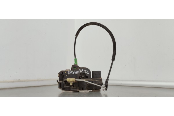 Recambio de cerradura puerta trasera izquierda para opel insignia berlina 2.0cdti 130 fap referencia OEM IAM 3023881  