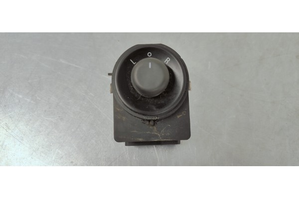 Recambio de mando retrovisor para opel insignia berlina 2.0cdti 130 fap referencia OEM IAM 13271827  