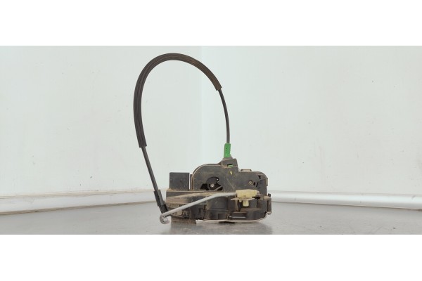 Recambio de cerradura puerta trasera derecha para opel insignia berlina 2.0cdti 130 fap referencia OEM IAM 3023880  