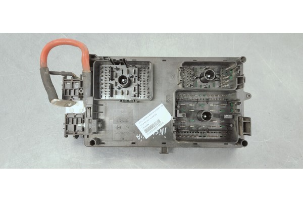 Recambio de caja reles / fusibles para opel insignia berlina 2.0cdti 130 fap referencia OEM IAM 13343479  