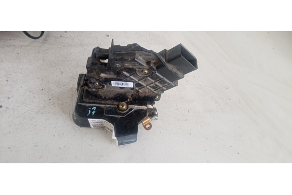 Recambio de cerradura puerta delantera derecha para ford focus cmax 1.6 tdci referencia OEM IAM   