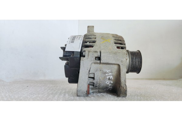 Recambio de alternador para renault scenic ii grand emotion referencia OEM IAM 8200667619  