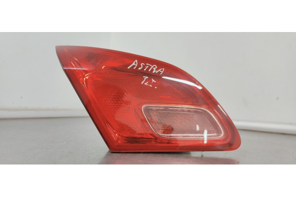 Recambio de piloto trasero izquierdo interior para opel astra j lim. 1.6 i 115 referencia OEM IAM   