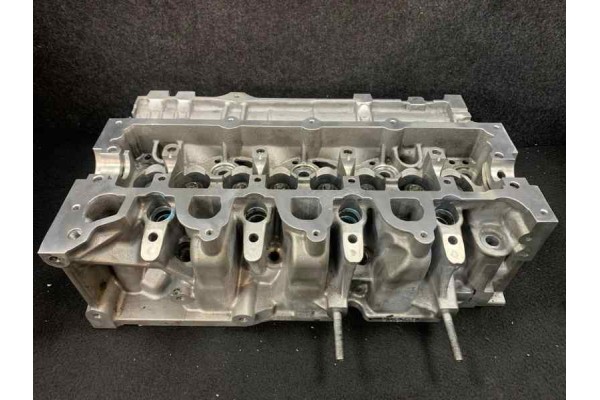 Recambio de culata para renault megane iii berlina 5 p referencia OEM IAM 110421615R  