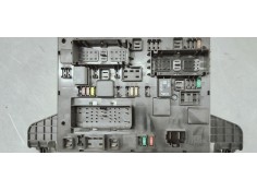 Recambio de caja reles / fusibles para opel astra j lim. 1.6 i 115 referencia OEM IAM 13302300  