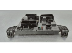 Recambio de caja reles / fusibles para opel astra j lim. 1.6 i 115 referencia OEM IAM 13302300  