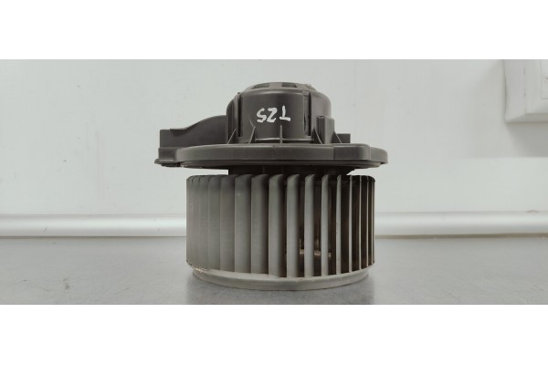 Recambio de ventilador calefaccion para toyota avensis wagon (t25) 2.2 d4d 180 referencia OEM IAM 0130101601  