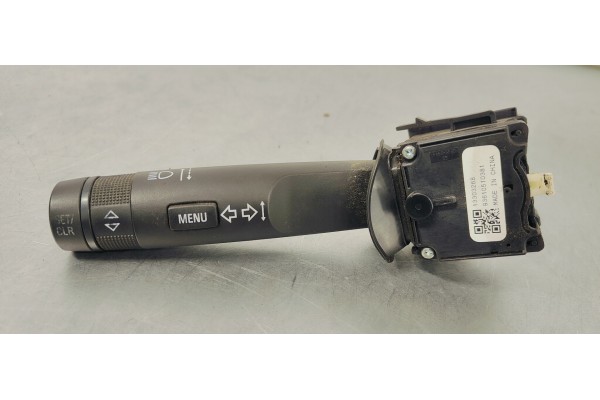 Recambio de mando intermitentes para opel astra j lim. 1.6 i 115 referencia OEM IAM 13303268  