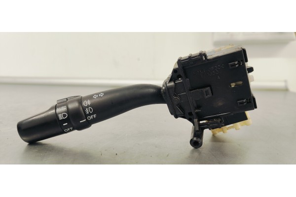 Recambio de mando intermitentes para toyota avensis wagon (t25) 2.2 d4d 180 referencia OEM IAM 173650  